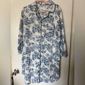 Body Touch Blue and White Floral Nightgown Size L